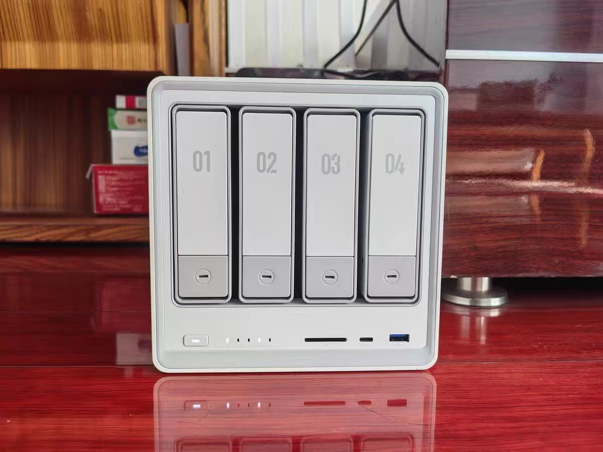 TLF Ugreen DXP4800 Plus 4-Bay  - Ddr5 8Gb review and price